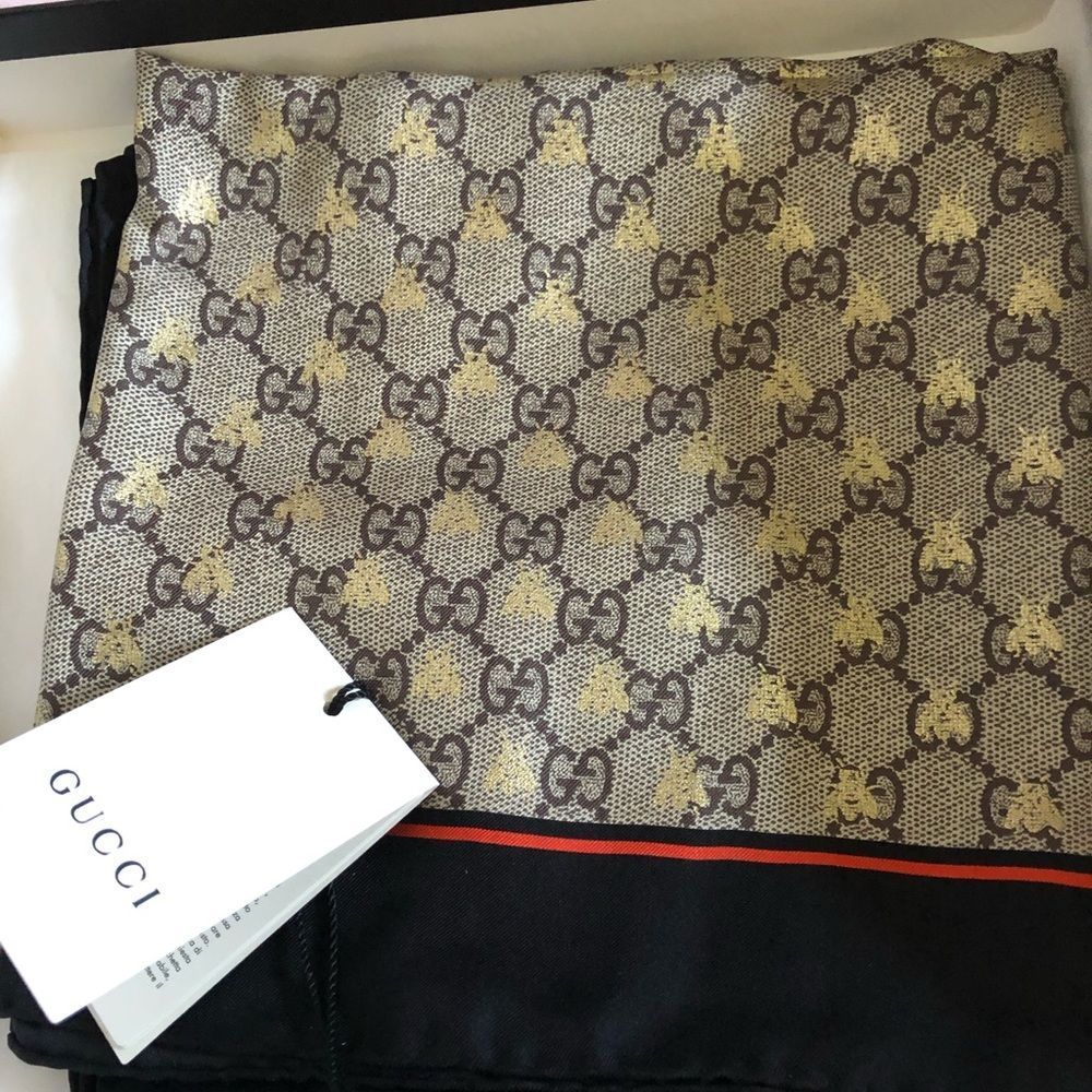 💕SOLD💕Brand New Gucci Bee Scarf